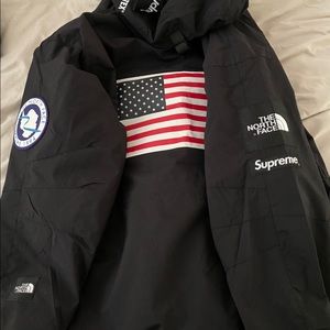 Supreme: Northface/Gore-tex Pull Over